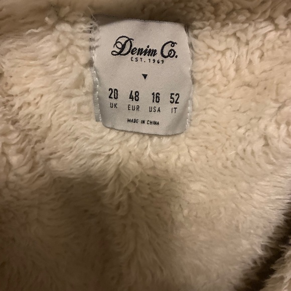 Beautiful denim and Company jacket hardly worn. - Picture 2 of 3